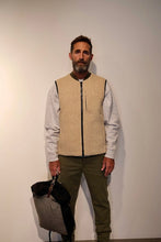 Load image into Gallery viewer, Goose waistcoat Muggia BEIGE
