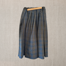 Load image into Gallery viewer, Skirt 45 tartan
