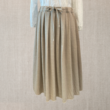 Load image into Gallery viewer, Skirt 45 piquet wool nat
