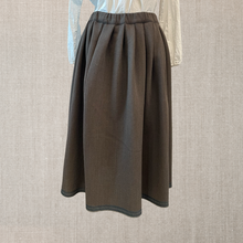 Load image into Gallery viewer, Skirt 45 piquet wool
