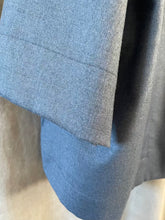 Load image into Gallery viewer, Zaeti  jkt sky
