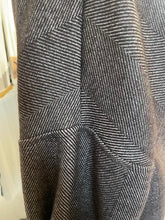 Load image into Gallery viewer, Zaeti  jkt resca
