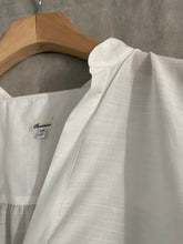 Load image into Gallery viewer, Collarless over shirt
