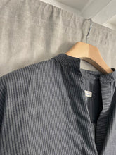 Load image into Gallery viewer, Collarless over shirt grey
