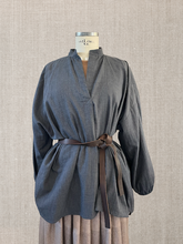 Load image into Gallery viewer, Collarless over shirt grey
