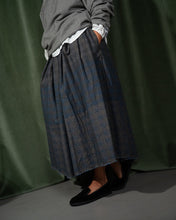 Load image into Gallery viewer, Skirt 45 tartan
