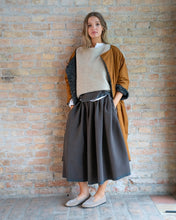 Load image into Gallery viewer, Skirt 45 piquet wool
